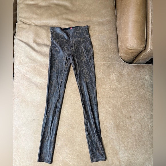 SPANX Pants - Spanx Faux Leather Snake Skin Animal Print Leggings Brown Women's Size XS